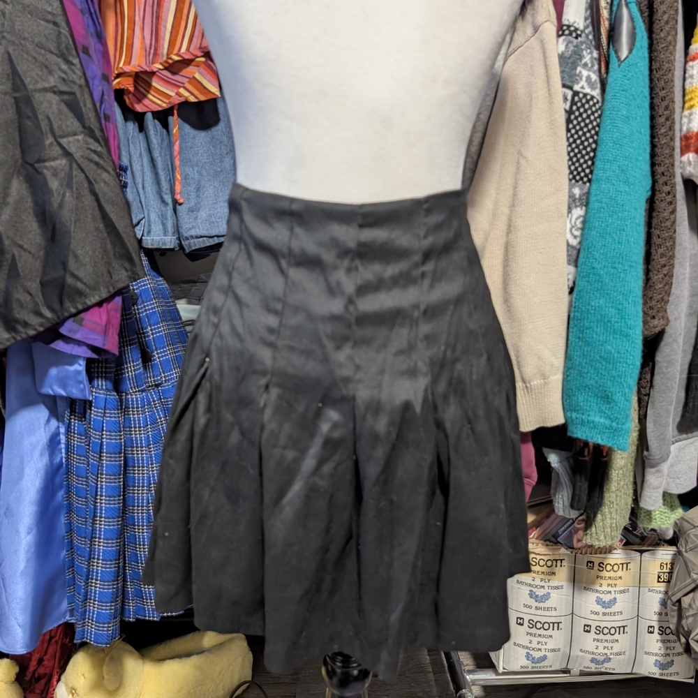 *Sold*Ardene Black Pleated Skater Skirt - Picture 3 of 6